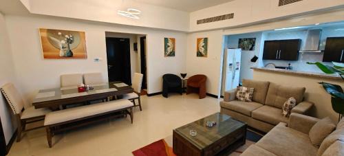 Jumeirah Lake Towers Apartment | JLT 1BR Marina Skyline View