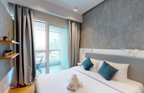 Jumeirah Lake Towers Apartment | Key View - Saba 3
