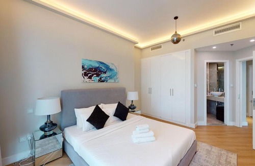 Dubai Marina Apartment | Key View - Torch Tower