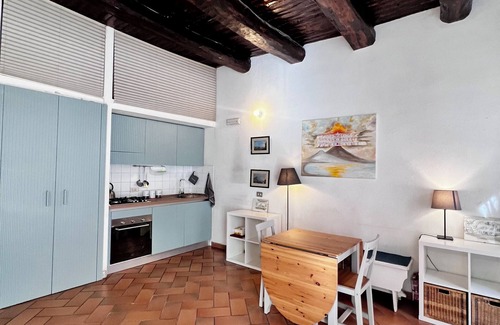 Quartieri Spagnoli Apartment | La Casa Di Licia a few meters from Piazza del Plebiscito