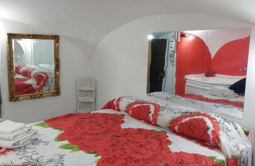 Chiaia Apartment | La Cupola dell'amore