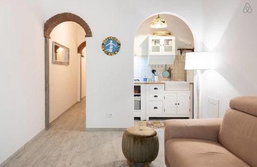 Sant' Ambrogio Apartment | La Rosa Blu - Appartamento Centro Storico