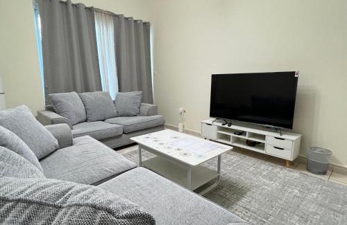 Jumeirah Lake Towers Apartment | Lake View 1br apartment JLT 1 min to metro