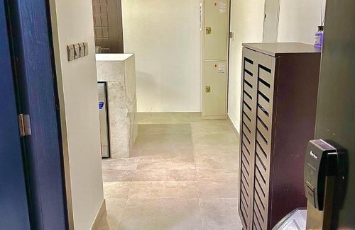 Business Bay Hostel | Lakeside Hostel Downtown