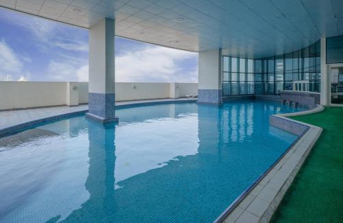 Jumeirah Lake Towers Apartment | Lakeside Serenity Retreat with Soothing Lake Views