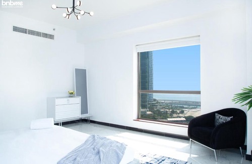 Dubai Marina Apartment | Large Condo on the buzzing JBR Beach with NightLife - 2005