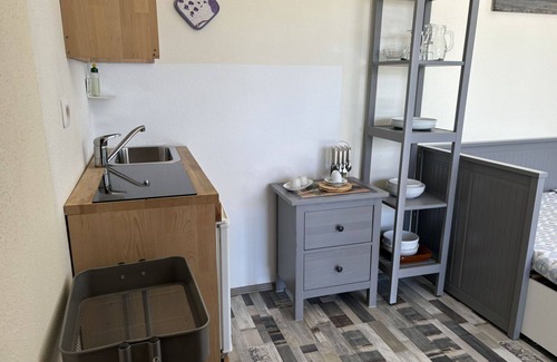 Cologna Spiaggia Villa | Lovely apartment in villa with hot tub, WIFI, pool, A/C, TV, patio, pets allowed, panoramic view