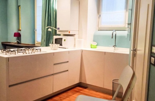 Chiaia Apartment | Lovely apartment for 2 people with WIFI, A/C