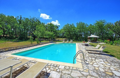 Barberino Tavarnelle Apartment | Lovely apartment for 8 people with WIFI, pool and pets allowed, close to Greve In Chianti