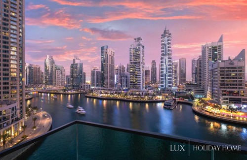 Dubai Marina Apartment | LUX - Contemporary Suite with Full Marina View