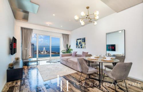 Dubai Marina Apartment | LUX - Lavish Suite with Full Palm Jumeirah View 3