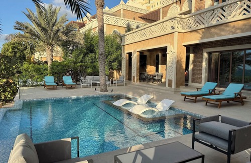 Palm Jumeirah Villa | Luxe 5-BR Villa with Private Pool in Palm Jumeirah