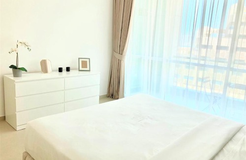 Dubai Marina Apartment | Luxurious stay at the Walk JBR