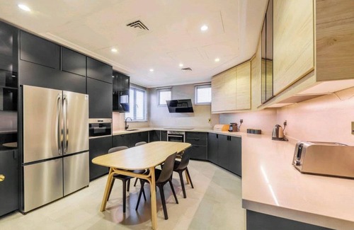 Palm Jumeirah Villa | Luxurious Villa Sunny Haven