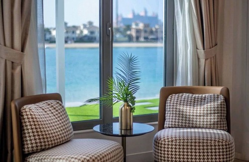Palm Jumeirah Villa | Luxurious Villa Sunny Haven