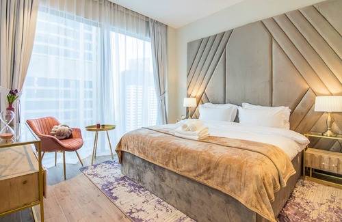 Al Sufouh 2 Apartment | Luxury 2 Br Apartment High Floor Sea View