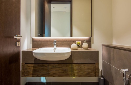 Al Sufouh 2 Apartment | Luxury 2 Br Apartment High Floor Sea View