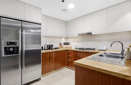Downtown Dubai Apartment | Luxury 2BR with Burj Khalifa View & Balcony Near Dubai Mall, Dining, Metro
