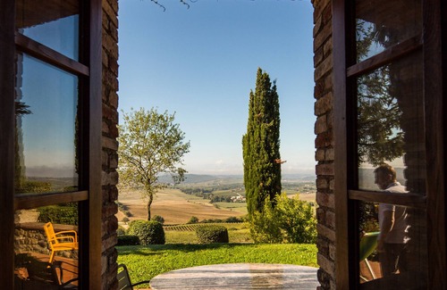 Castellina in Chianti Villa | Luxury converted barn with hilltop views in chianti wine region, Tuscany