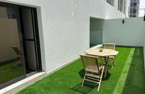 Al Satwa House | Luxury Hostel Bedspace in Downtown Near Emirates Towers Metro