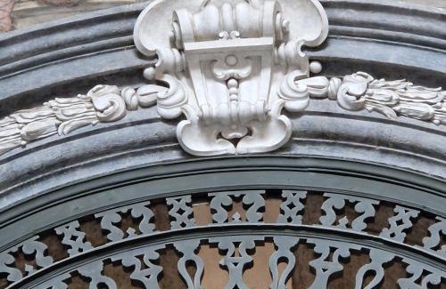 Montecalvario House | Maison Des Fleurs