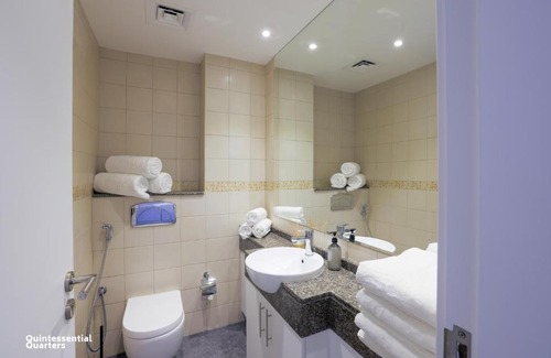 Dubai Marina Apartment | Marina Walk & JBR Beach - Cozy & Modern 1 BR