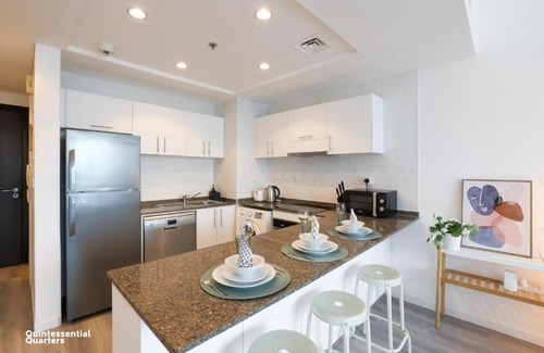 Dubai Marina Apartment | Marina Walk & JBR Beach - Cozy & Modern 1 BR
