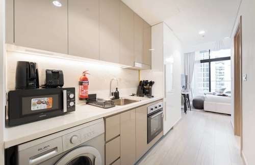 Nad Al Sheba Apartment | Meydan Studio sleeps 2 with Private Balcony!