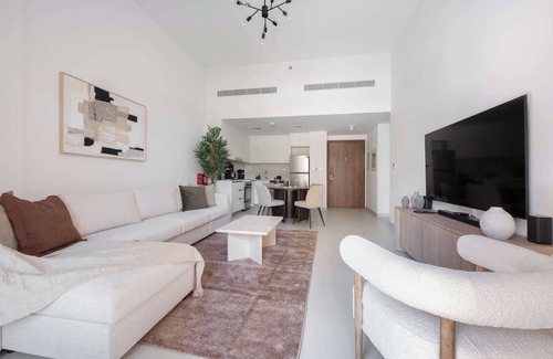 Umm Suqeim 3 Apartment | MJL Apartment for 4 people near Water Parks!