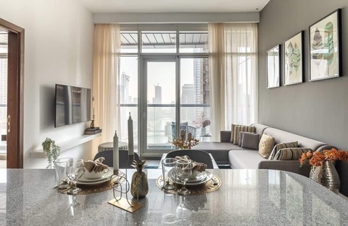 Dubai Marina Apartment | Modern 1BR Apartment with Marina Views!