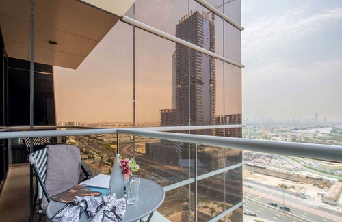 Jumeirah Lake Towers Apartment | Modern 1BR Haven w City Views in JLT