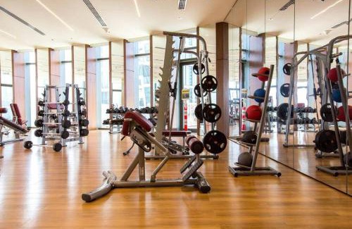 Downtown Dubai Apartment | Modern 2BR with Balcony Sea Views and Pool, Gym Near Attractions