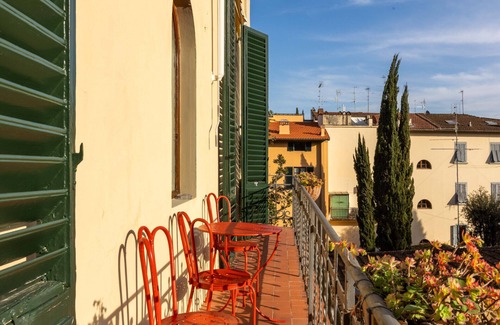 Oltrarno Apartment | Modern, Bright and Spacious 2-Bedroom Apartment