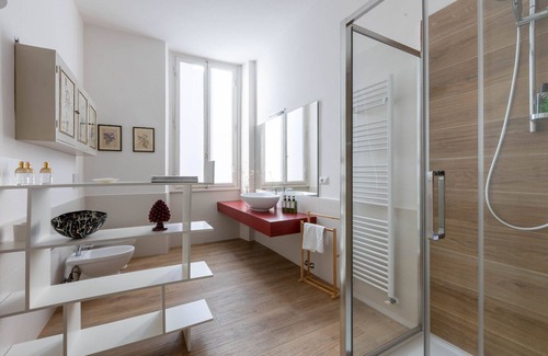Oltrarno Apartment | Modern, Bright and Spacious 2-Bedroom Apartment