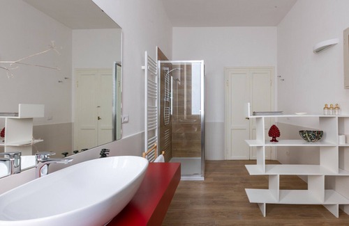 Oltrarno Apartment | Modern, Bright and Spacious 2-Bedroom Apartment