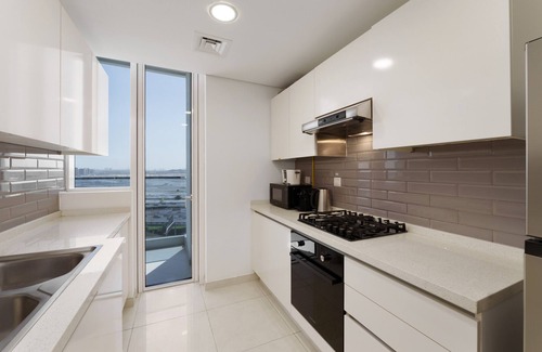 Business Bay Apartment | Modern Business Bay Retreat w/Dubai Canal Views
