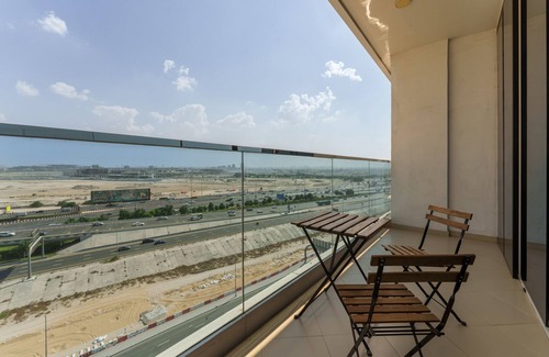 Business Bay Apartment | Modern Business Bay Retreat w/Dubai Canal Views