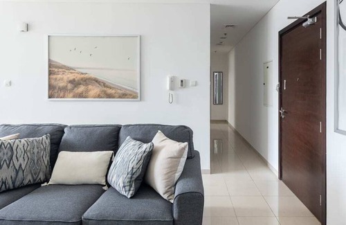 Dubai Marina Apartment | Modern & Serene 2BR Apartment with Marina Views!