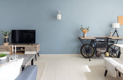 Dubai Marina Apartment | Modern & Serene 2BR Apartment with Marina Views!