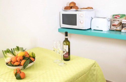 Sorrento City Centre Apartment | Nice and sunny apartment located on the main street of Sorrento