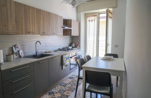 San Lazzaro House | Nonna Carmela Holiday House - Camera Matrimoniale con cucina Carmy