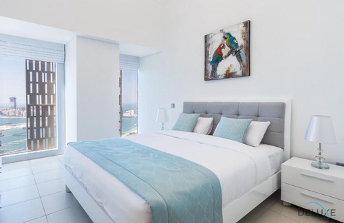 Dubai Marina Apartment | One Bedroom Apartment in Cayan Tower by Deluxe Holiday Homes