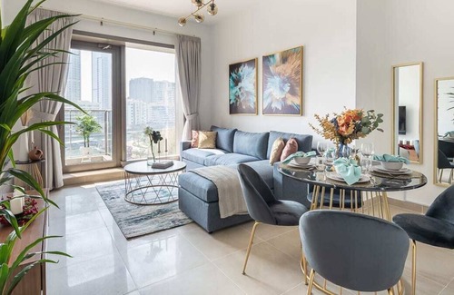 Dubai Marina Apartment | Opulent 1BR Apt with Mesmerizing Marina Views!