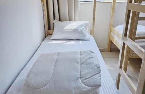Dubai Marina Hostel | Over the Horizon