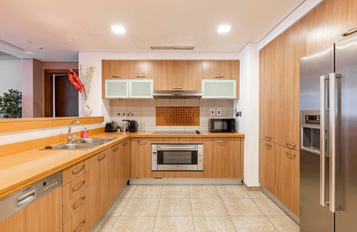 Palm Jumeirah Apartment | Palm Jumeirah - 2br - New Furnished - Next To Mall