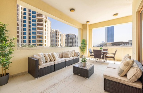 Palm Jumeirah Apartment | Palm Jumeirah - 2br - New Furnished - Next To Mall
