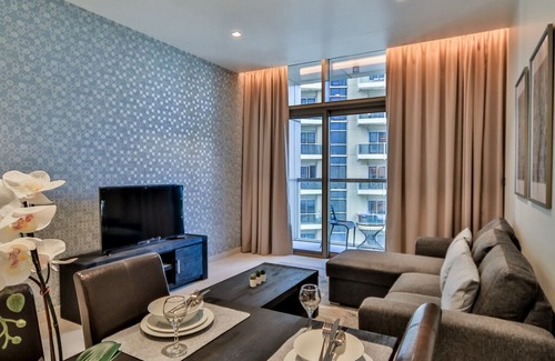 Dubai Marina Apartment | Partial Marina View 2BR by the Marina Promenade