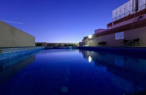Al Muraqqabat Apartment | Premier King Room Near By Al Dana Centre