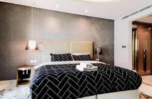 Business Bay Apartment | Premium 2 BR | All Bills Included | Paramount