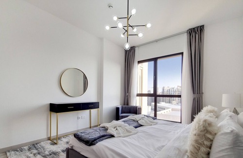 Umm Suqeim 3 Apartment | Primestay- Luxury 1BR near Burj Al Arab and Souk Madinat